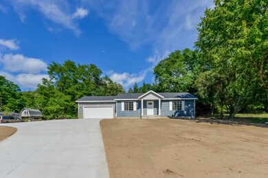 003-photo-front-view-6349659