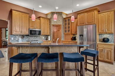 3914 SW Barons Ln, Topeka, KS 66610 - photo 3