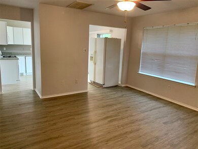 1102 Wilson Dr, Rosenberg, TX 77471 - photo 5