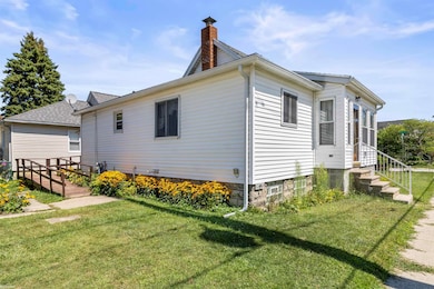 1503 Elk St, Port Huron, MI 48060 - photo 5