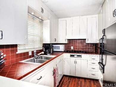 Upstairs Back Unit- Kitchen 