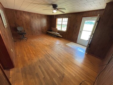 235 N Point Dr, Clendenin, WV 25045 - photo 6