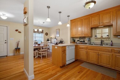 21 Hecla St unit 4, Uxbridge, MA 01569 - photo 7