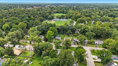 6343 Maple Dr, Indianapolis, IN 46220 - photo 6