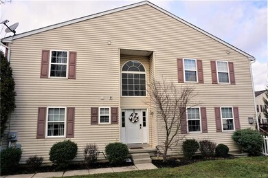 3689 Clauss Dr, Macungie, PA 18062 - photo 2