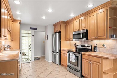 610 Akard Cir, Reno, NV 89503 - photo 6
