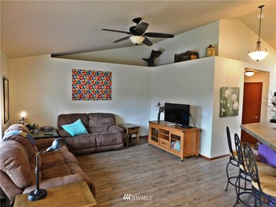 415 Stadium Loop, Napavine, WA 98532 - photo 6