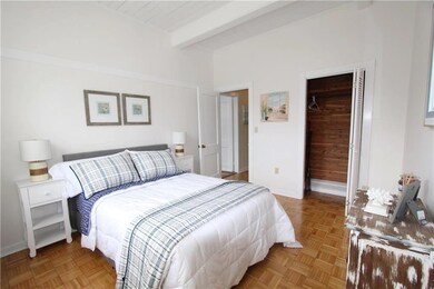 167 Coggeshall Ave unit C, Newport, RI 02840 - photo 2