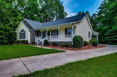 521 Sunrise Ave, Asheboro, NC 27203 - photo 2