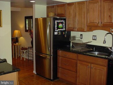 2237 Dawn Ln, Temple Hills, MD 20748 - photo 4