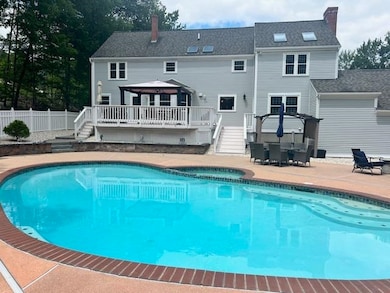 16 Wellesley Dr, Bedford, NH 03110 - photo 4