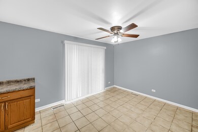 17618 Grandview Dr, Hazel Crest, IL 60429 - photo 5