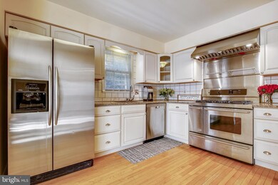 1636 Stowe Rd, Reston, VA 20194 - photo 5