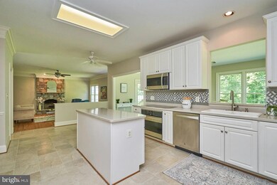 3705 Fidelis Ct, Triangle, VA 22172 - photo 7