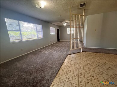 902 Hazelton St unit 4, San Marcos, TX 78666 - photo 4