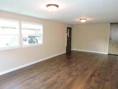 189 Walker St, Manchester, TN 37355 - photo 3