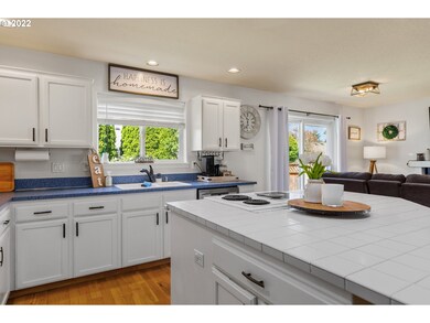 14145 SE Sieben Park Way, Clackamas, OR 97015 - photo 6