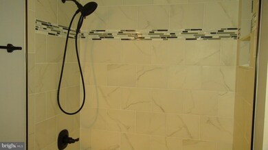 11005 Huntington Woods Cir, Fredericksburg, VA 22407 - photo 4