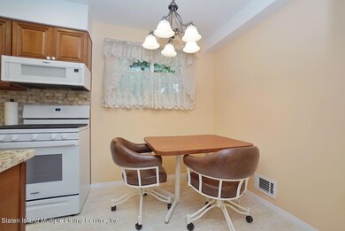 4199 Amboy Rd unit 4, Staten Island, NY 10308 - photo 5