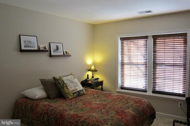 12892 Grays Pointe Rd unit 12892A, Fairfax, VA 22033 - photo 3