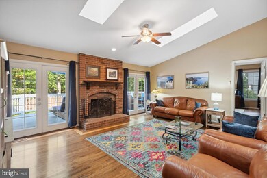 207 Midshipman Cir, Stafford, VA 22554 - photo 2