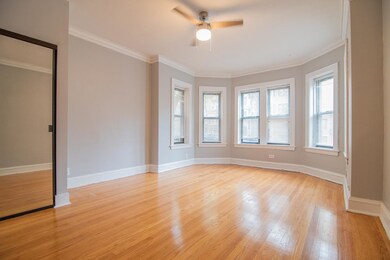 2056 W Arthur Ave unit 1W, Chicago, IL 60645 - photo 2