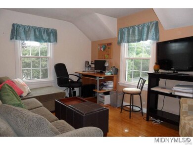 3rd bedroom  / office