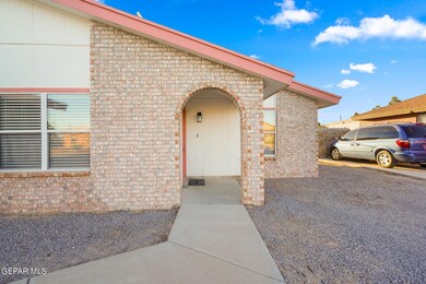 237 Tierra Linda Dr, Horizon City, TX 79928 - photo 4