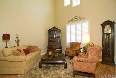 Formal separate living room with 2 story ceiling, 