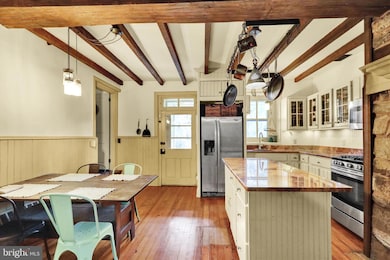 615 W Bellevue Ave, Reading, PA 19605 - photo 5