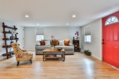 12 Sylvester St, Newburyport, MA 01950 - photo 5