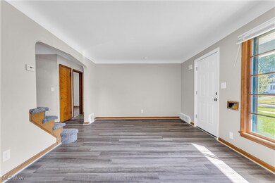 16713 Raymond St, Maple Heights, OH 44137 - photo 7