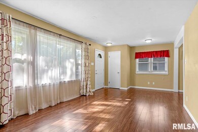 3328 S Fremont St unit 1, Springfield, IL 62703 - photo 5