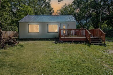 712 S Lagrave St, Paw Paw, MI 49079 - photo 2