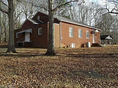 2437 Old Farmer Rd, Asheboro, NC 27205 - photo 2