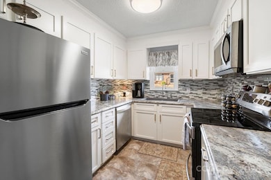 1419 19th Ave NE unit B7, Hickory, NC 28601 - photo 4