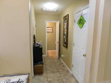 10102 Wildhorse Pkwy, San Antonio, TX 78254 - photo 6