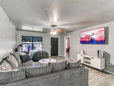 608 E Juniper Ln, Mustang, OK 73064 - photo 5