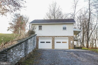 3718 Creekside Dr, Chambersburg, PA 17202 - photo 7