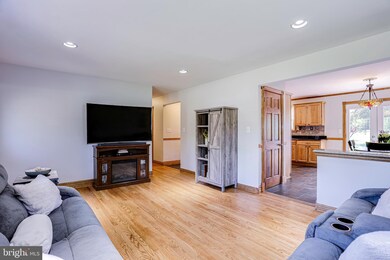 4436 Bartholow Rd, Sykesville, MD 21784 - photo 4