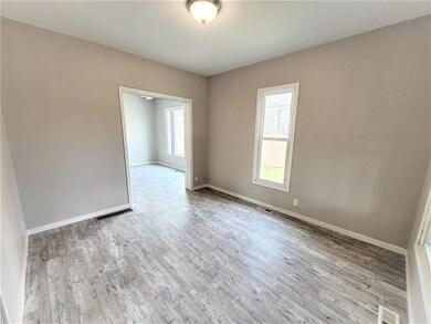 918 C Ave NW, Cedar Rapids, IA 52405 - photo 4