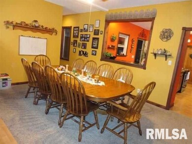 905 N Logan St, Lincoln, IL 62656 - photo 5