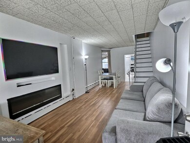 221 Upland Ave, Reading, PA 19611 - photo 5