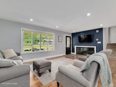 5735 Virginia Ave, Clarendon Hills, IL 60514 - photo 3