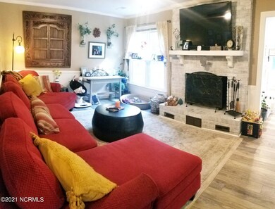 20210918_194508_resizedFamily Room