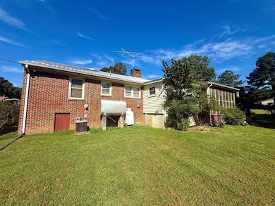 585 Southern Dr, Keysville, VA 23947 - photo 7