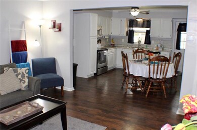 Open Eat-in Kitchen