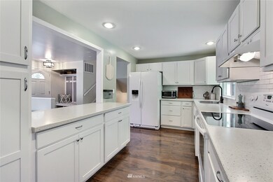 18712 SE 262nd St, Covington, WA 98042 - photo 4