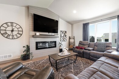 3908 Silver Blvd MLS-13