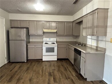 3166 Singletree Ave unit B, Springdale, AR 72764 - photo 4